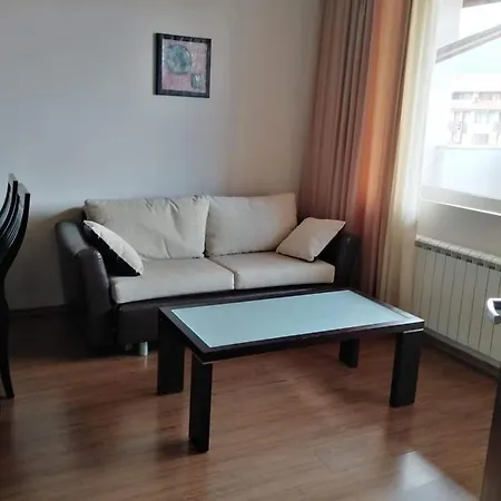 Royal Towers Apartement Neki Apartment